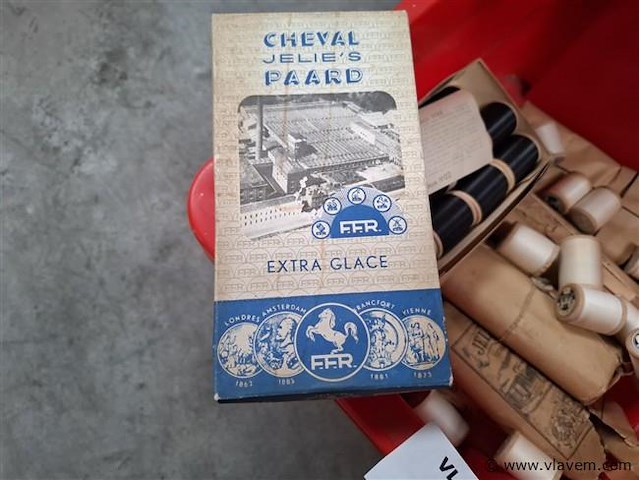 Antieke garenklos - afbeelding 2 van  3