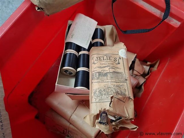 Antieke garenklos - afbeelding 3 van  3