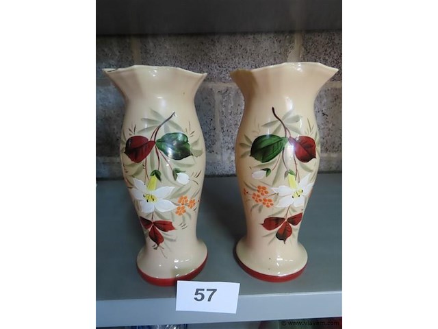 Antieke glazen beschilderde vazen - afbeelding 1 van  3