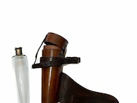 Antieke glazen jacht- / zadelfles (side-saddle...