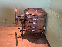 Antieke hand aangedreven wasmachine - afbeelding 3 van  5