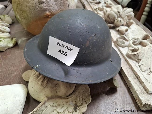 Antieke helm - afbeelding 1 van  2
