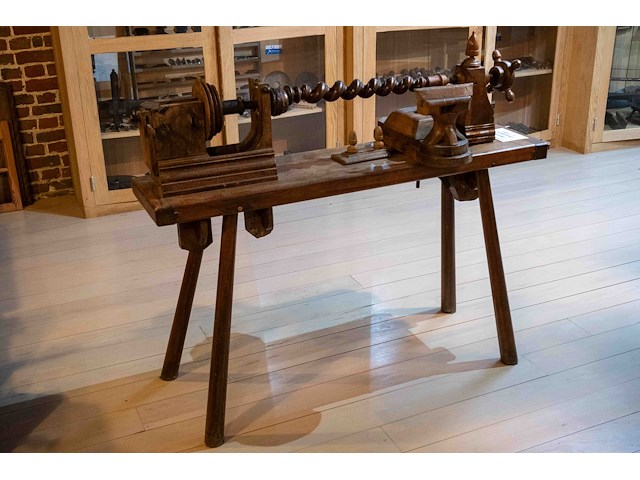 Antieke houten draaibank ± 1700 - afbeelding 1 van  8
