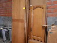 Antieke houten kast + diverse stoelen - afbeelding 5 van  5