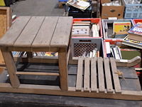 Antieke houten koffer + slede - afbeelding 2 van  2