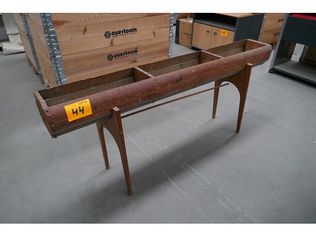 Antieke houten trog op poten - afbeelding 2 van  3