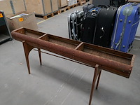 Antieke houten trog op poten - afbeelding 3 van  3