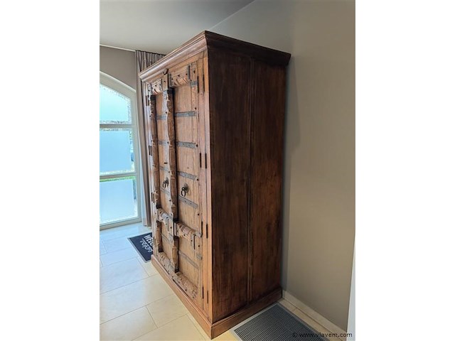 Antieke kast h2m10 b1m30 diepte 75cm - afbeelding 1 van  4