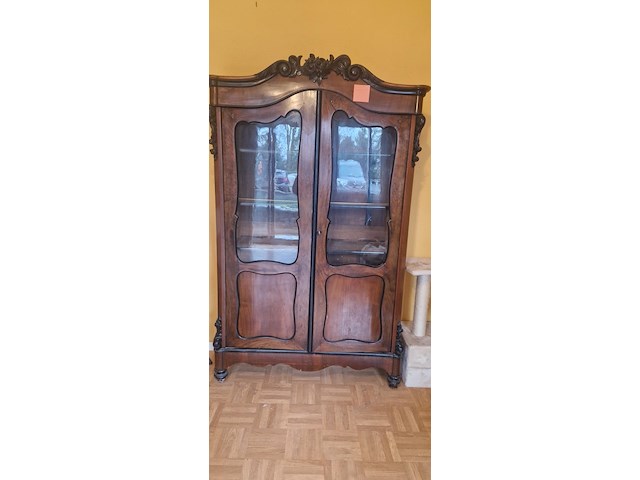 Antieke kast met fineer - afbeelding 1 van  1