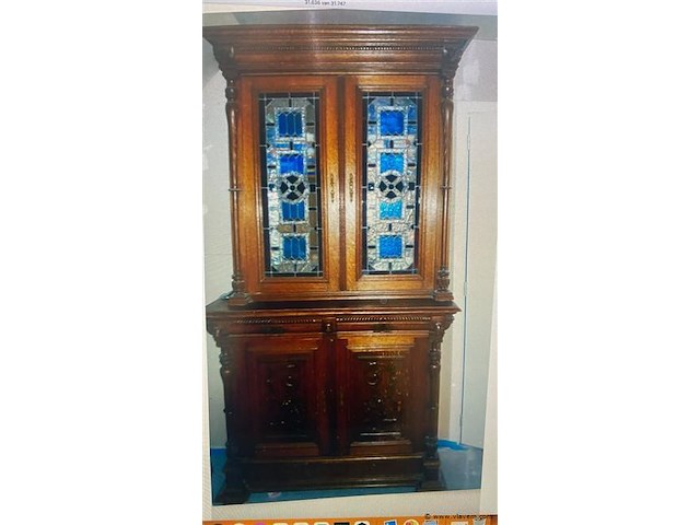 Antieke kast met loodglas - afbeelding 1 van  3