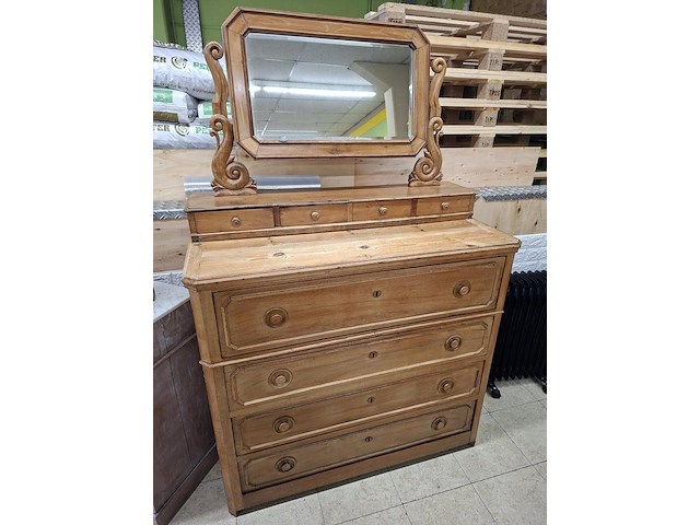 Antieke kast met spiegel - afbeelding 1 van  4