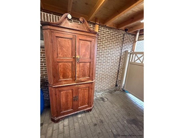 Antieke kast - afbeelding 1 van  2