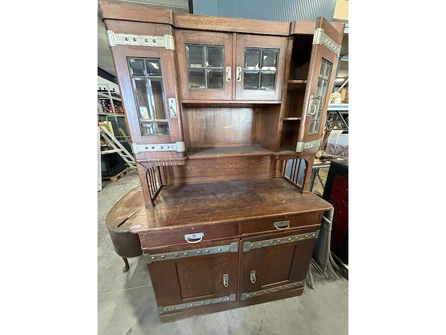 Antieke kast - afbeelding 1 van  2