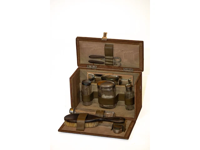 Antieke lederen toilet- / reiscassette met... - afbeelding 4 van  4