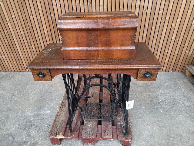 Antieke naaimachine margot - afbeelding 5 van  14