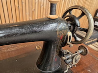 Antieke naaimachine margot - afbeelding 12 van  14