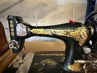 Antieke naaimachine singer - afbeelding 2 van  9