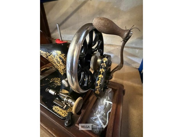 Antieke naaimachine singer - afbeelding 6 van  9