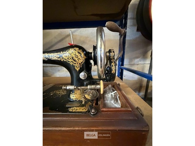 Antieke naaimachine singer - afbeelding 8 van  9