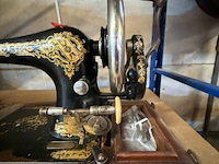 Antieke naaimachine singer - afbeelding 8 van  9