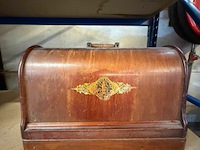 Antieke naaimachine singer - afbeelding 9 van  9