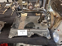 Antieke naaimachine - afbeelding 1 van  3