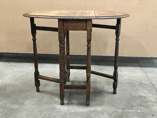 Antieke opklapbare bijzettafel - afbeelding 1 van  4