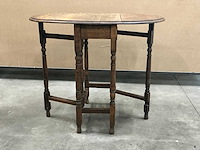 Antieke opklapbare bijzettafel - afbeelding 1 van  4