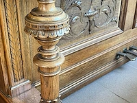 Antieke piano louis derdeyn roeselare, gesculpteerde eik met bronzen kandelaars - afbeelding 3 van  7