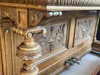 Antieke piano louis derdeyn roeselare, gesculpteerde eik met bronzen kandelaars - afbeelding 4 van  7
