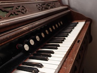Antieke piano - afbeelding 6 van  7