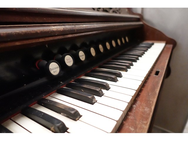 Antieke piano - afbeelding 7 van  7