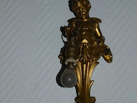 Antieke plafondlamp met een engel- of cherubijnfiguur (cupido) - afbeelding 2 van  3