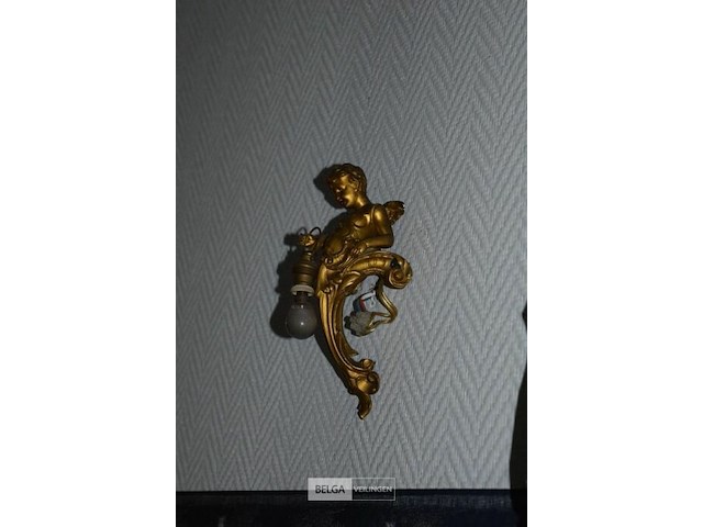 Antieke plafondlamp met een engel- of cherubijnfiguur (cupido) - afbeelding 3 van  3