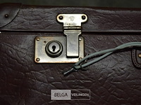 Antieke reiskoffer - afbeelding 2 van  3