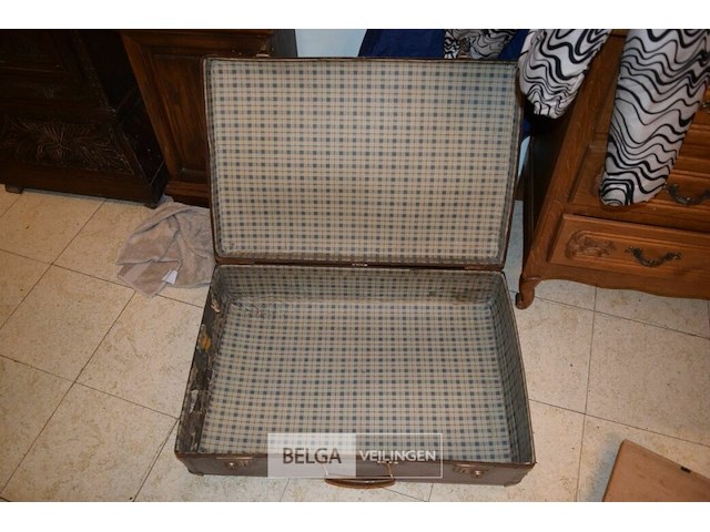 Antieke reiskoffers - afbeelding 2 van  3