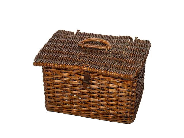 Antieke rieten picknickmand met servies... - afbeelding 4 van  4