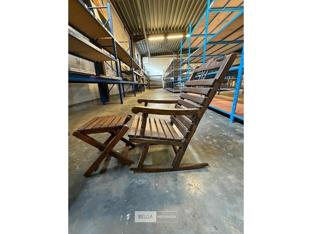 Antieke schommelstoeltje + tafeltje - afbeelding 3 van  3