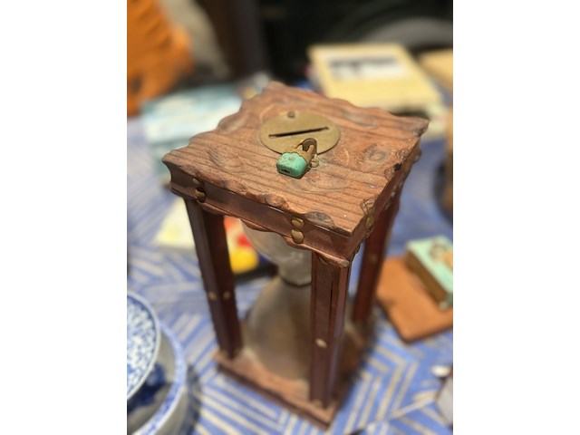 Antieke spaarpot zandloper - afbeelding 2 van  2