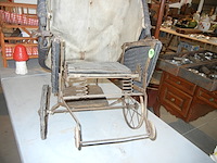 Antieke speelgoed kinderwagen - afbeelding 3 van  6