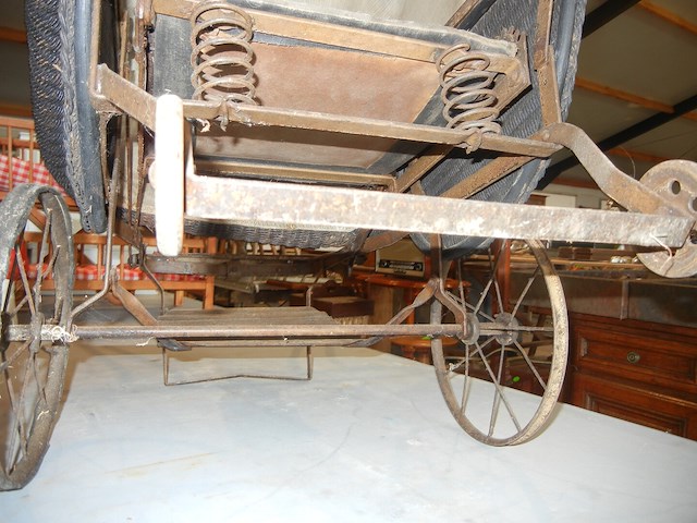 Antieke speelgoed kinderwagen - afbeelding 4 van  6