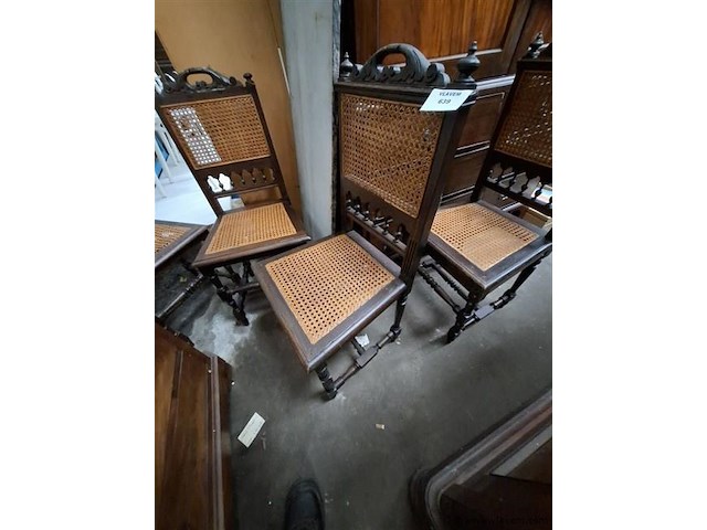 Antieke stoelen - afbeelding 2 van  2