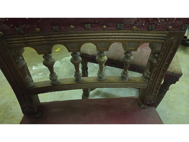 Antieke tafel met stoelen - afbeelding 3 van  4