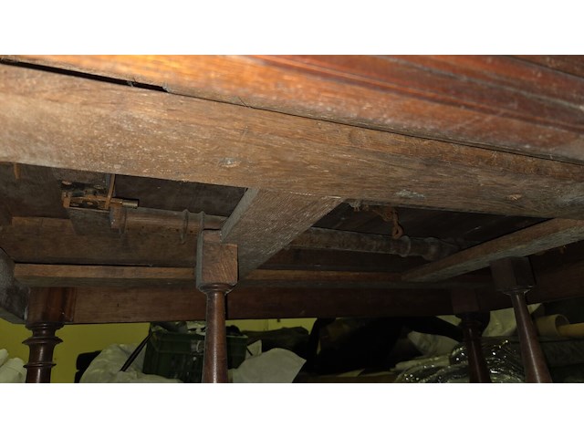 Antieke tafel met stoelen - afbeelding 4 van  4