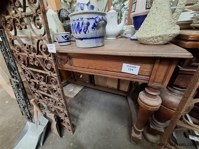 Antieke tafel - afbeelding 1 van  3
