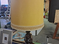 Antieke tafellamp j.1970 massiefe gedraaide houten voet h 850 mm ø 350 mm - afbeelding 4 van  4