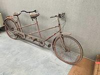 Antieke tandem fiets - afbeelding 1 van  1