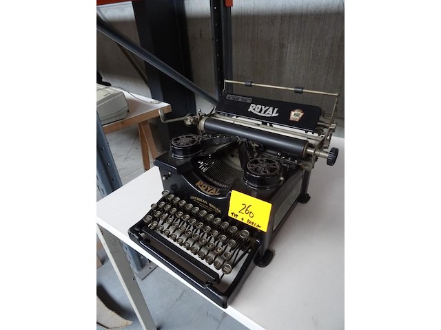 Antieke typmachine royal - afbeelding 3 van  3