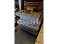 Antieke vintage garderobe - afbeelding 8 van  9