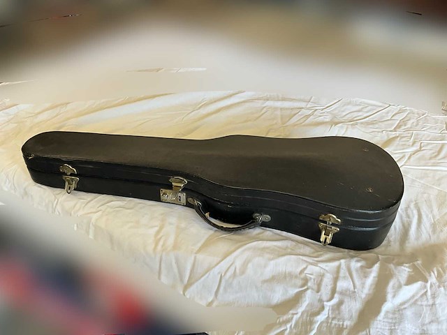 Antieke viool met strijkstokken - afbeelding 5 van  9